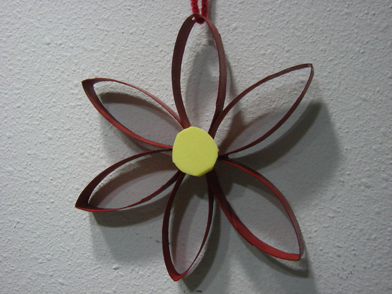 poinsettia toilet paper roll craft, crafts for church, sunday school crafts, christmas crafts