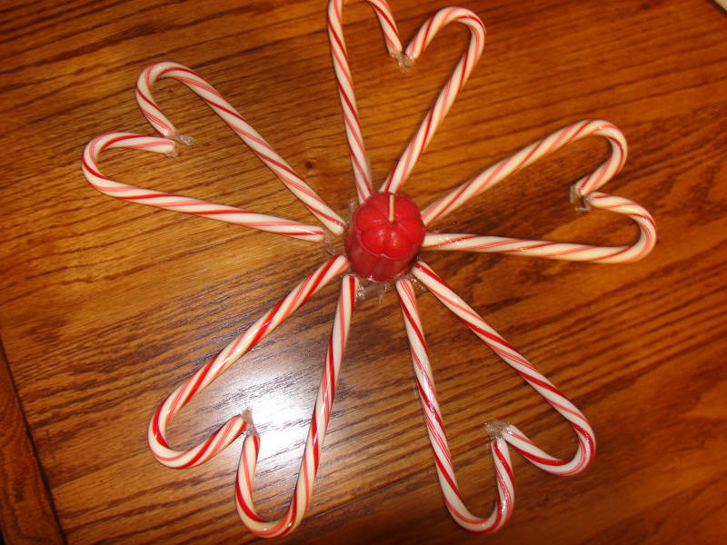 Valentine's day Crafts- Valentine Table Decorations Heart Centerpiece